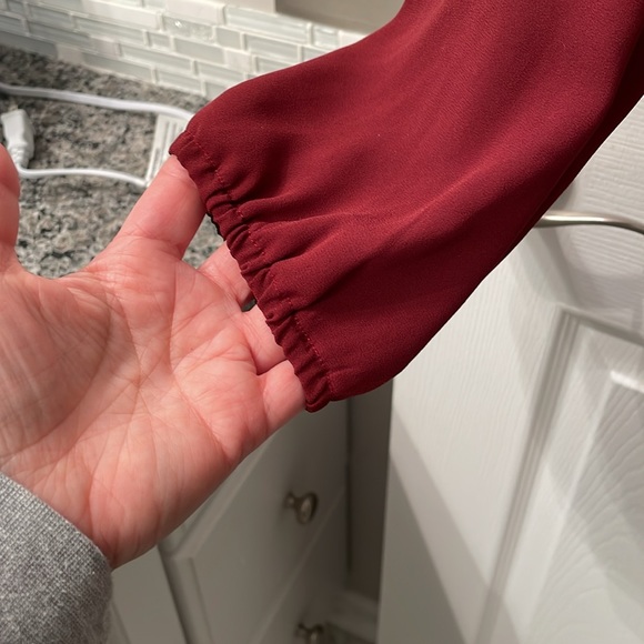 Burgundy long sleeve top. LOFT - Picture 4 of 4